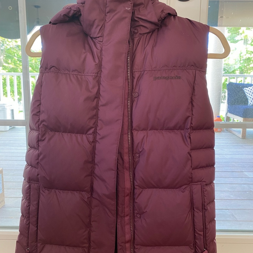 Patagonia women’s down vest